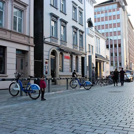 Vibrant And Lively Central Location. Mb301 * Bergen